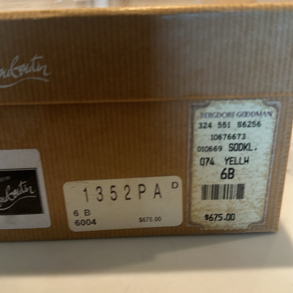 Christian Louboutin So Kate - Canary Yellow Size 36 - Picture 6 of 6